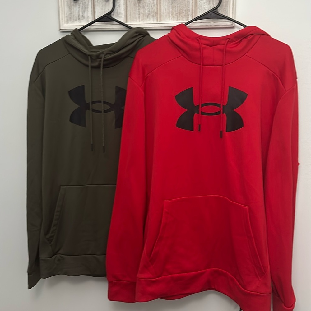 Under Armour Sweatshirts Size Men Large. Great condition. Loose fit.